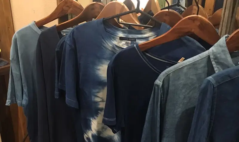 藍染のTシャツ